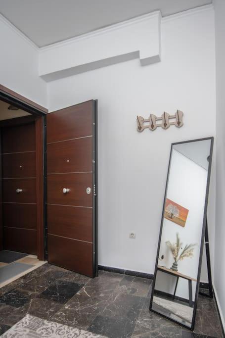 פיראוס Lovely,Central, Spacious 2-Bedrooms Apartment מראה חיצוני תמונה
