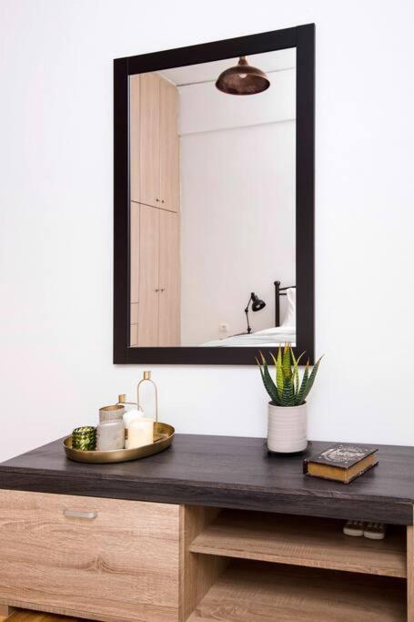 פיראוס Lovely,Central, Spacious 2-Bedrooms Apartment מראה חיצוני תמונה